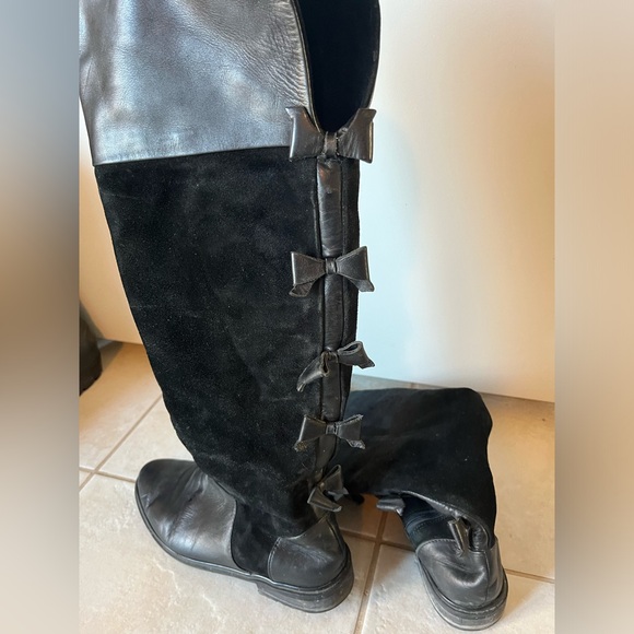 Ladies winter boots. Black leather and suede. European made - Picture 2 of 2